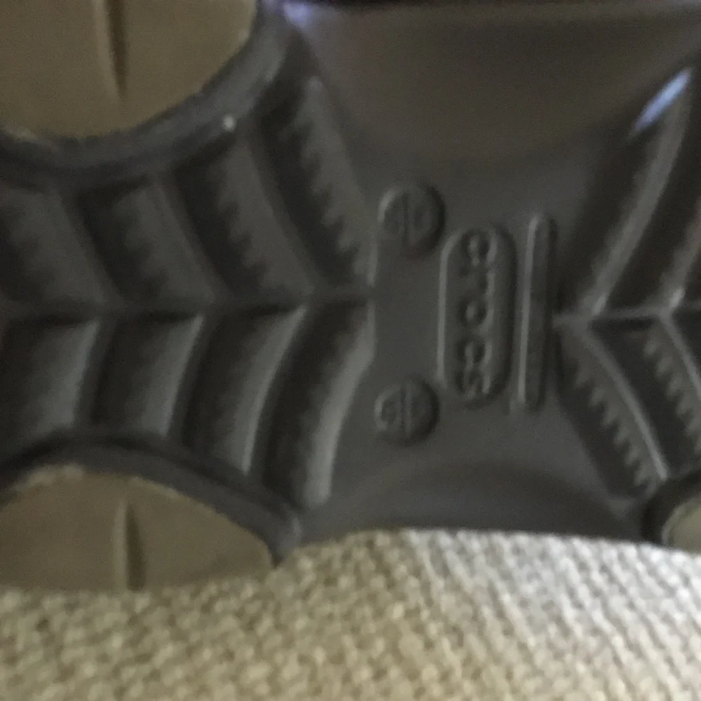 CROCS Terrain Clog Mens size  10